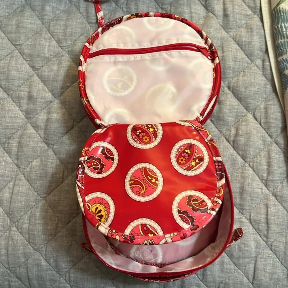Vera Bradley retired red paisley hanging cosmetic bag and case - Picture 9 of 12